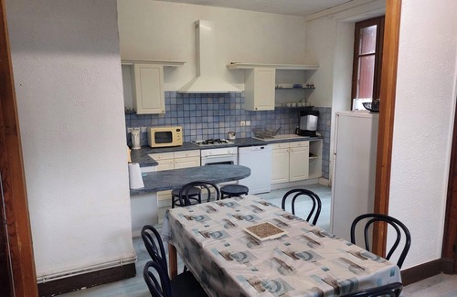 Loures-Barousse House | Detached house with garden sleeps 7