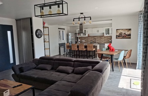 Puget-sur-Argens House | Detached house sleeps 4/5