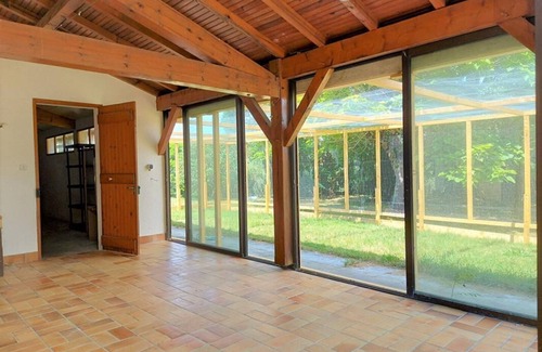Casteron House | Detached house + large garden