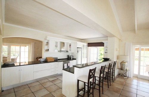 Plettenberg Bay House | Detached house with sea view, huge garden, pool + own gym