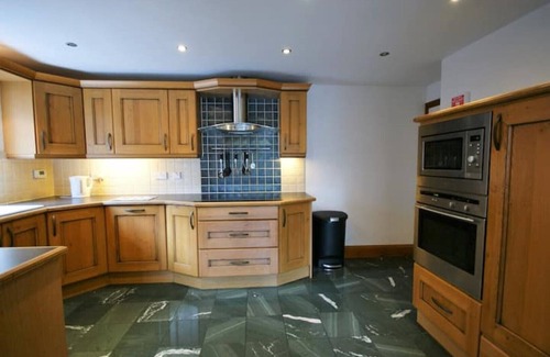 Backbarrow House | Detached lakeland cottage, with private hot tub and leisure facilities, pool