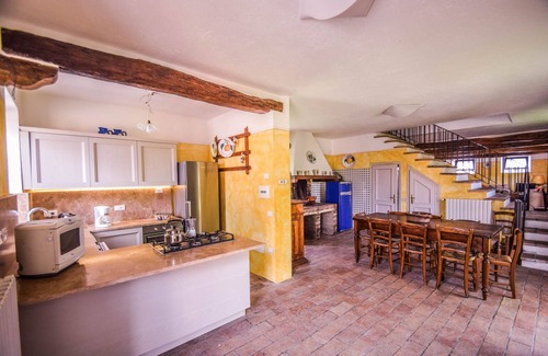 Farnetta Villa | Detached villa with private pool and fenced garden 30km from Orvieto/Spoleto