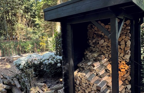Norg Ski Chalet | Detached wooden cottage in the forest with Sauna, Hot tub and outdoor shower