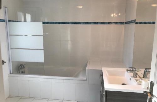 Pontaillac Villa | Devant la mer, ROYAN plage de PONTAILLAC, 4chambres 2 à 8 personnes