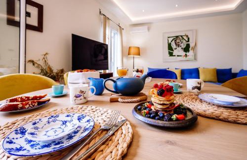 Zakynthos Town Apartment | Deviazi 4 - Charming Apartment for 2 in the Heart of the City-5 Minutes from the beach