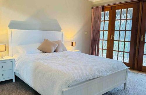 Raglan Villa | Dhanda Farm Bathurst