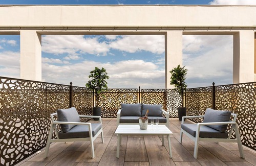Ma'ale Adumim Hotel | Dhotel
