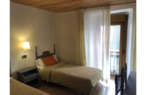 Puigcerda Bed & Breakfast | Di Verena - Two people (single beds) and private bathroom nr 28