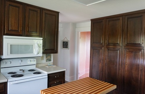 Keuka Park House | DIAMOND INN THE BLUFF with hot tub