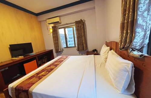 Insein Hotel | Diamond Lake Hotel KTV&Dancing Bar