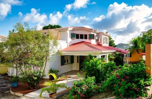 Cole Bay Villa | Diamond Retreat Master Chambrenn