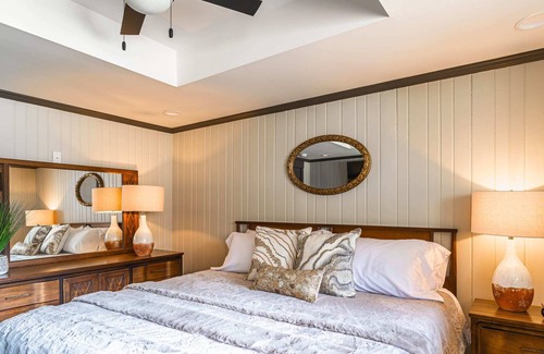 South Pittsburg Villa | Diamond Royale ⬥ Penthouse w/ Luxury Hot Tub
