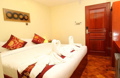 Mandalay Hotel | Diamonds Inn