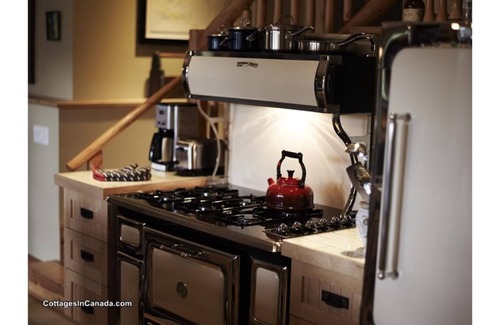 Canim Lake Cottage | Dick-Meadows Cottage
