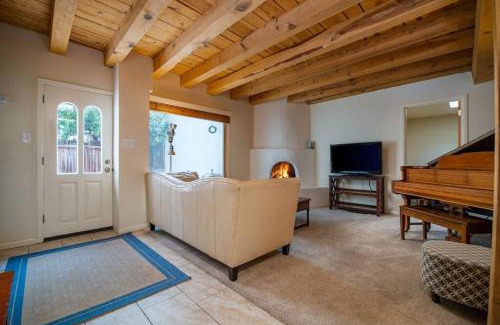South Capitol House | Diego Getaway- Courtyard - 3BR & Office
