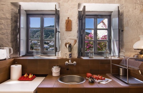 Hydra House | Dimitri's Stylish Island House