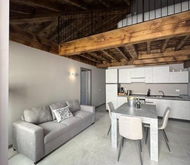 Adro House | Dimora Rosaspina