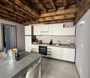 Adro House | Dimora Rosaspina