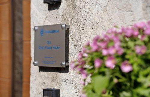 Lierna House | Dina’s Flower House