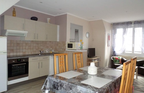 Dinard Apartment | Dinard apartment within walking distance, L'écluse beach, shops, casino, transport