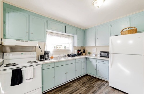 West Columbia House | Dine Outside! Patio & Grill - Adorable on Taylor