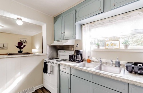 West Columbia House | Dine Outside! Patio & Grill - Adorable on Taylor