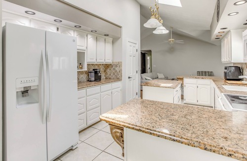 Myrtle Beach House | Dine, Shop & Splash: Family Home in Myrtle Beach