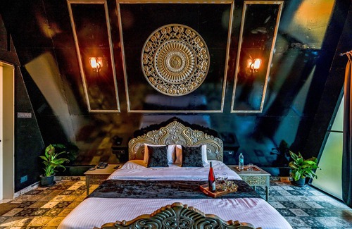 Ratnagiri Hotel | Dio Regaalo Theme Resort