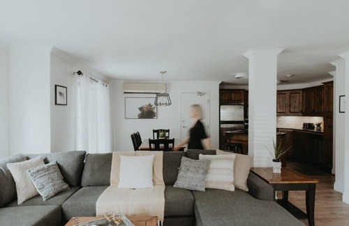 Saint-Faustin-Lac-Carre Apartment | Direct access to hiking, beach & pool at Mont-Blanc