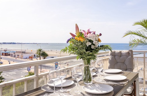 Santa Pola Apartment | ✩ direct beach location ✩ family friendly ✩ Netflix