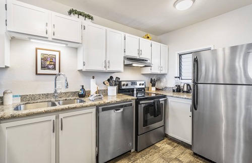 Kailua-Kona Condo | Direct Oceanfront Condo: New Remodel, AC, Tidepools, Sunsets, Turtles & Surfers