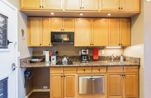 Kahana Apartment | Direct Oceanfront Maui Studio,Romantic,Breathtaking View from Huge Private Lanai