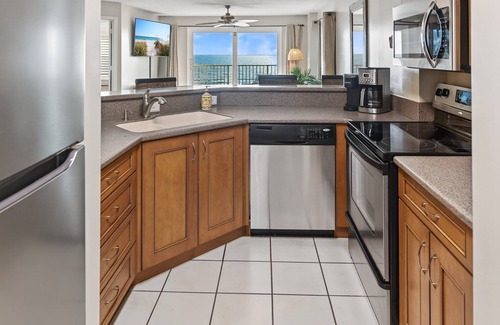 Seawinds Condo Condo | Direct oceanfront corner condo with stunning views, huge balcony, heated pool, and garage parking