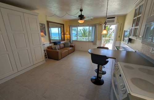 Lauderdale-by-the-Sea Condo | Direct Oceanfront Escape with Spectacular Views!