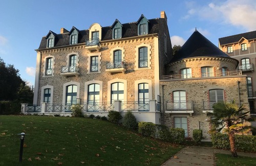 Dinard Apartment | Direct Priory Park -Exceptional beach view St Malo St Servan Solidor