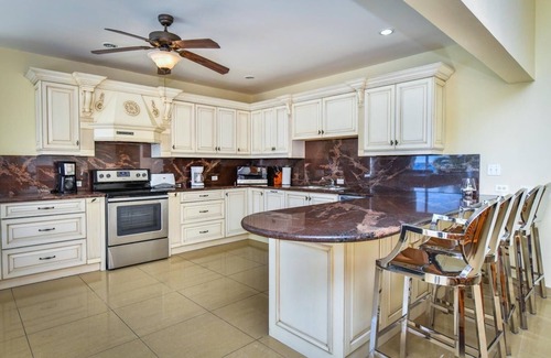 Pos Chiquito House | Directly on the Beach - Beachfront - Facing beach swimming pool - 5 bdrm