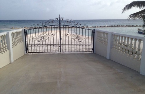 Pos Chiquito House | Directly on the Beach - Beachfront - Facing beach swimming pool - 5 bdrm
