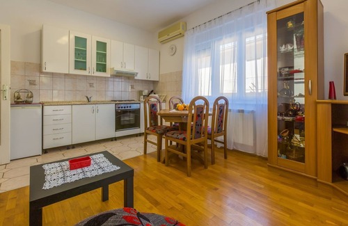 Jadranovo Apartment | Directly on the beach with sea view