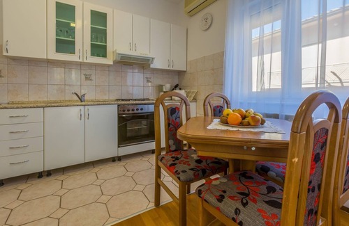 Jadranovo Apartment | Directly on the beach with sea view