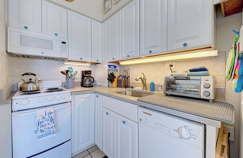 Golden Beach Condo | Directly on the Gulf - Unit 3 - 1 Bedroom - Ground Floor - Sleeps up to 5