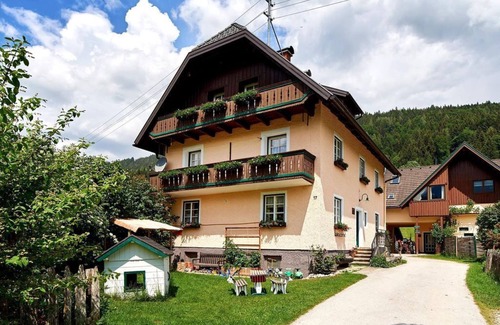 Weissenbach Apartment | Dirndl - App. with 1 bedroom, living room/kitchen, shower, WC - Abenteuerhof Schiefer