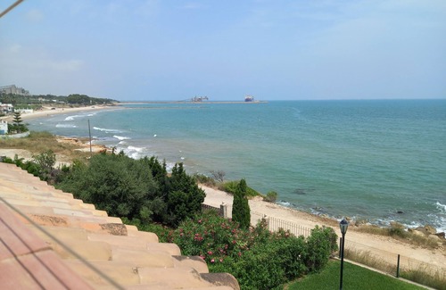 Alcanar Apartment | Disconnect with fabulous ocean views, ideal for families.