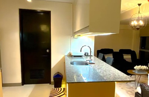 Bagumbayan Condo | Discounted | Amazing 2.5 Bedroom Eastwood Global Luxury Condo Unit
