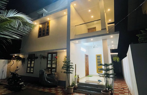 Thiruvananthapuram Villa | Discover a 3-bedroom villa nestled in the vibrant heart of Thiruvananthapuram.