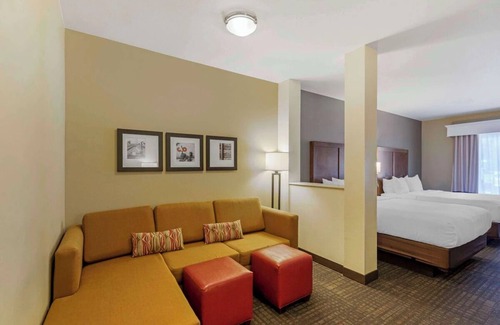 Loveland House | Discover Comfort in 2 Classic Suites Close to Loveland Sports Park