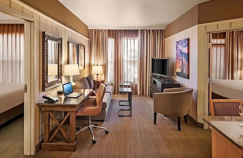 Gainey Village Villas Hotel | Discover Ideally Located Suites in Gainey Ranch AZ w/Free Parking & Breakfast!