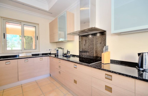 Pisa Barro de Cima Villa | Discover luxury at our 3-Bedroom Linked Villa with communal pool access