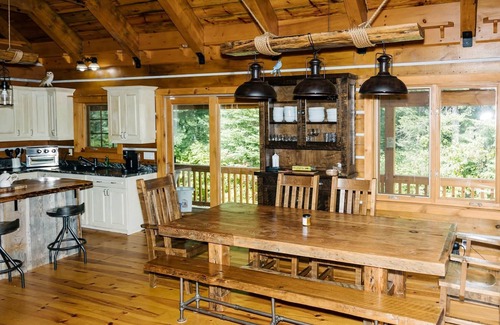 Highlands East Cottage | Discover the Creekside Escape: Your Private Retreat in Nature's Embrace