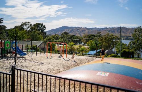 Lake Hume Village Resort | Discovery Parks - Lake Hume, New South Wales