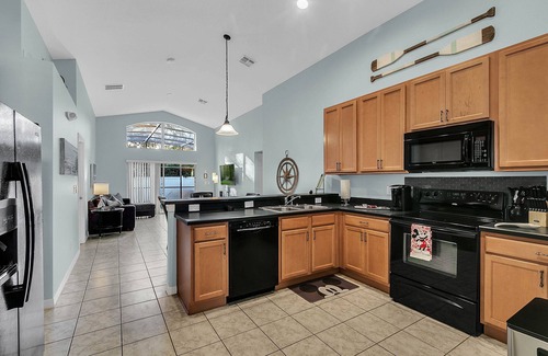 Veranda Palms House | Disney home- Private Pool&Hot Tub! 4b/3ba, 7 beds! Close to all the parks!